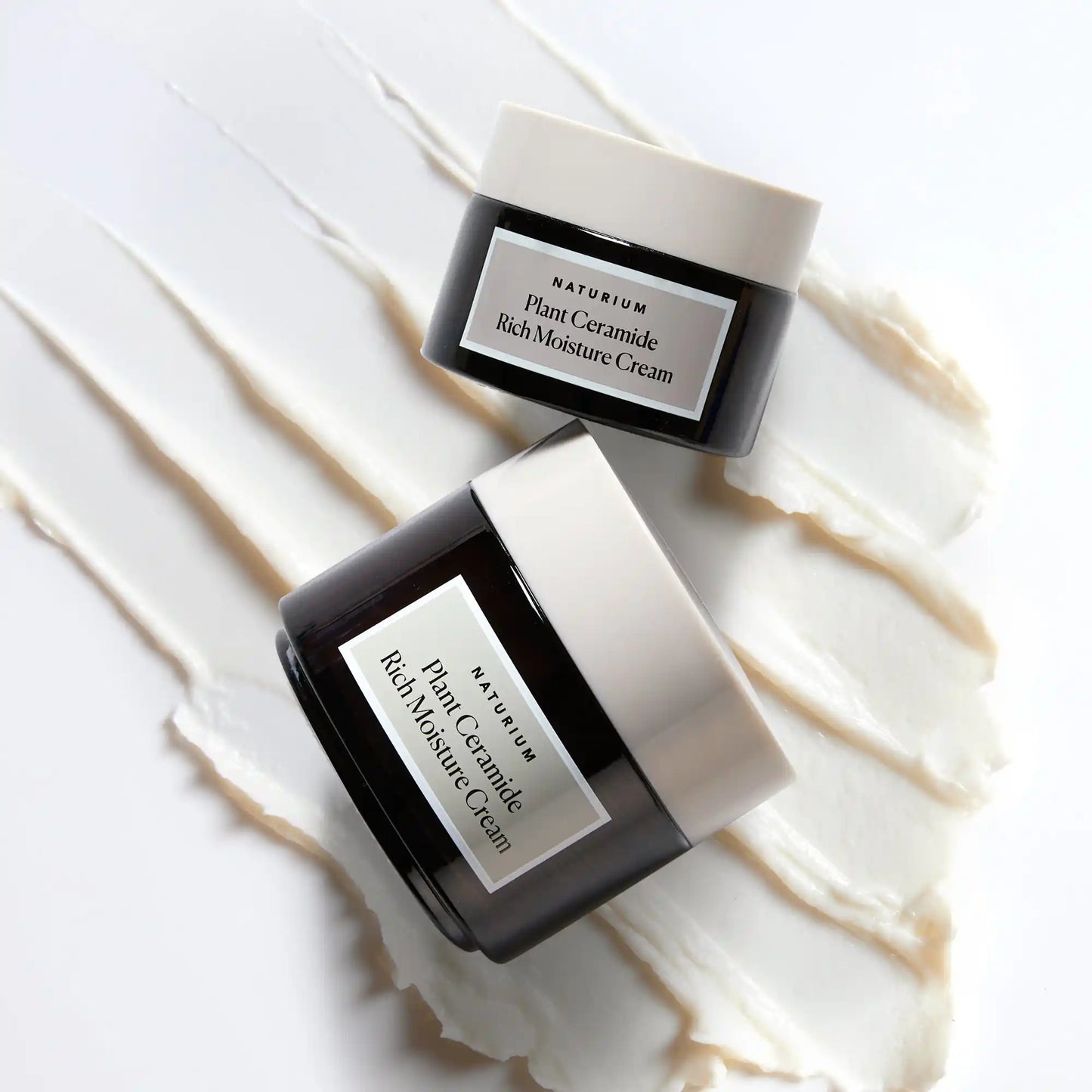 plant-ceramide-rich-moisture-cream-jumbo-e3 11_18_2021_Naturium0575-crop.webp