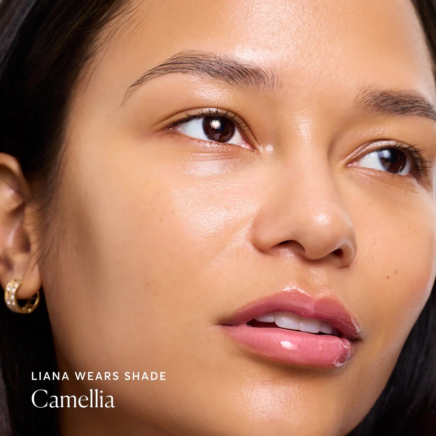 phyto-glow-lip-balm-camellia-p0 NATR-60075-Alt-Images-Phyto-Glow-Lip-Balm-Camellia-04.webp